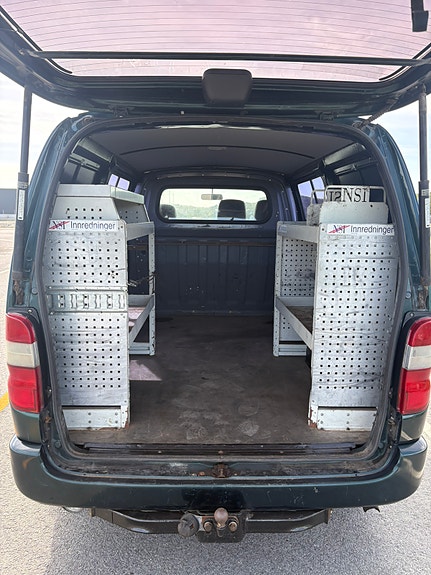 Toyota HiAce 17 of 30