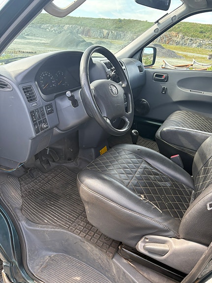 Toyota HiAce 6 of 30