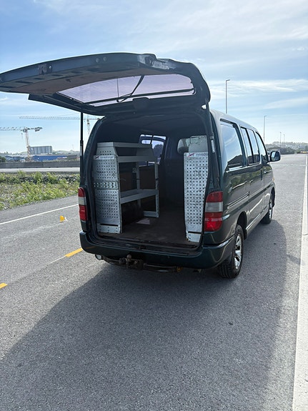 Toyota HiAce 19 of 30