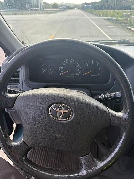 Toyota HiAce 13 of 30
