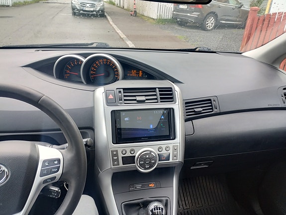 Toyota Verso 2 of 5