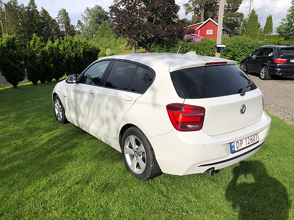 BMW 116i 3 of 5