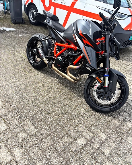KTM 1390 Super Duke R Evo