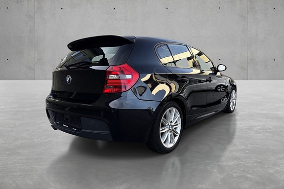 BMW 116d 3 of 11
