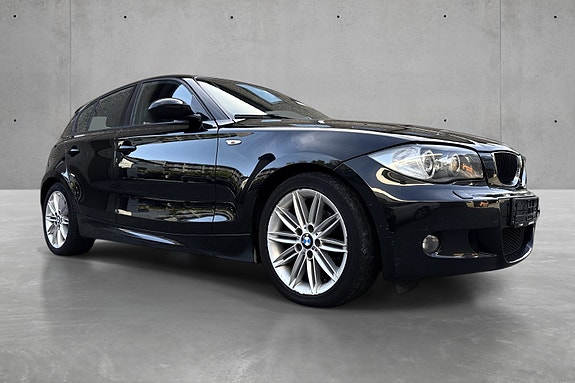 BMW 116d 2 of 11