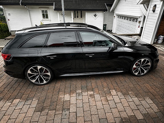 Audi RS4 5 of 5