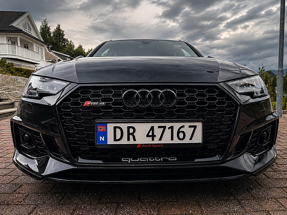 Audi RS4 4 of 5