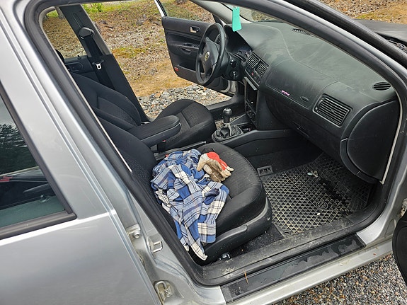 Volkswagen Golf IV 3 of 4