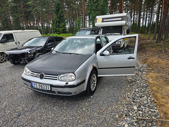 Volkswagen Golf IV 2 of 4