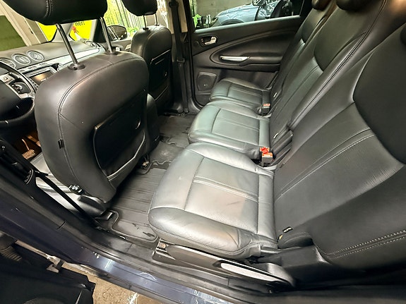 Ford S-MAX 14 of 16