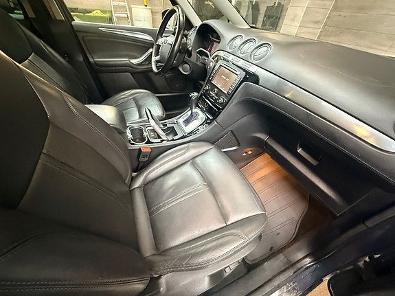 Ford S-MAX 11 of 16