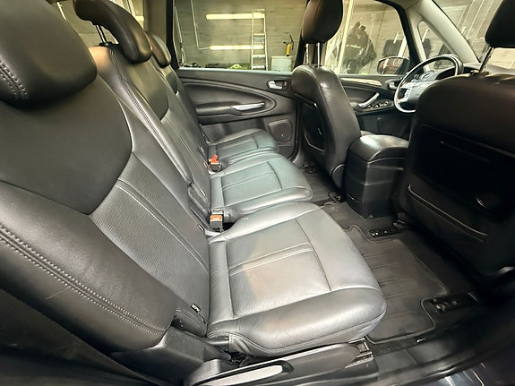 Ford S-MAX 16 of 16
