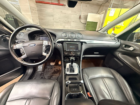 Ford S-MAX 12 of 16