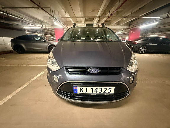 Ford S-MAX 8 of 16