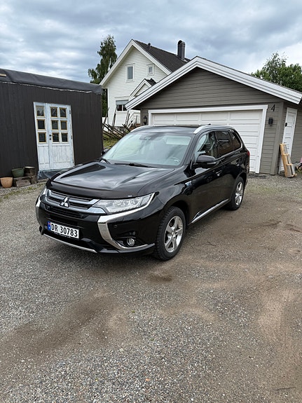Mitsubishi Outlander 3 of 5