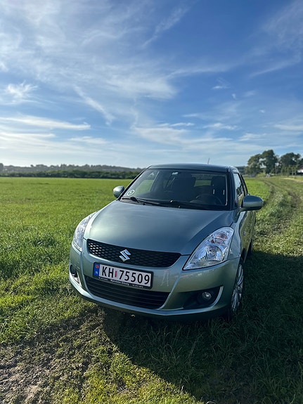 Suzuki Swift 2 of 5