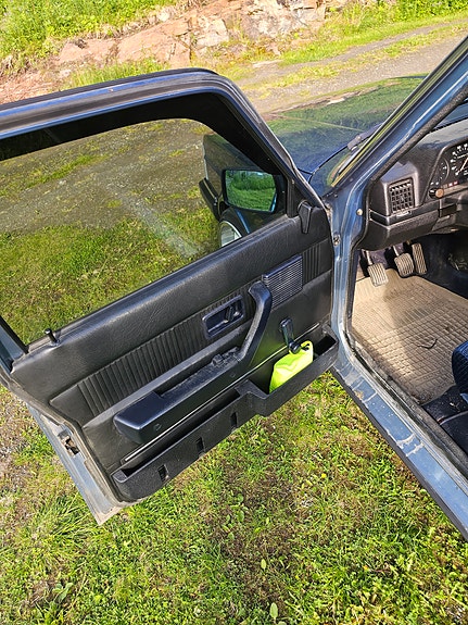 Volvo 240 4 of 5