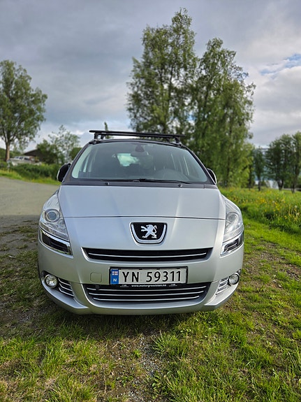 Peugeot 5008 3 of 5