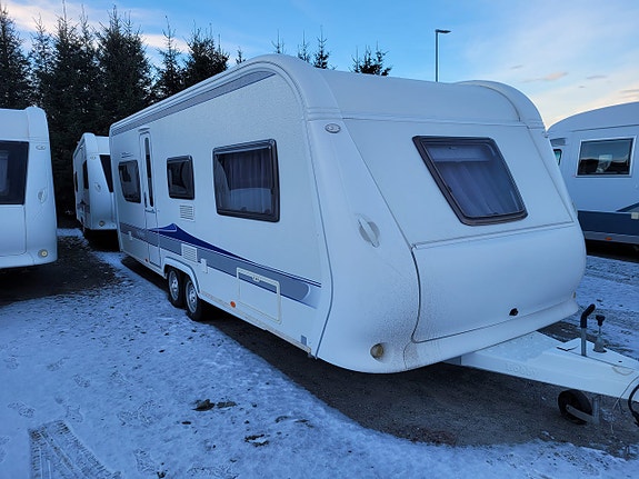 Hobby 610 UI inkl 23m2 spikertelt fra 2023 på Ven camping 2 of 5