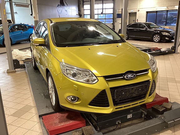 Ford Focus 3 of 5