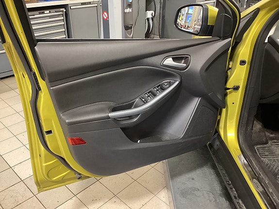 Ford Focus 14 of 24