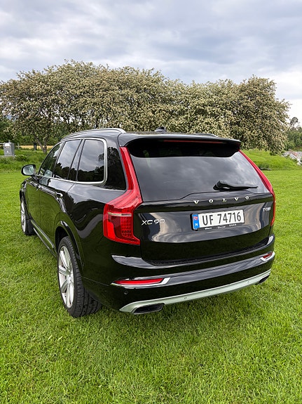 Volvo XC90 6 of 25