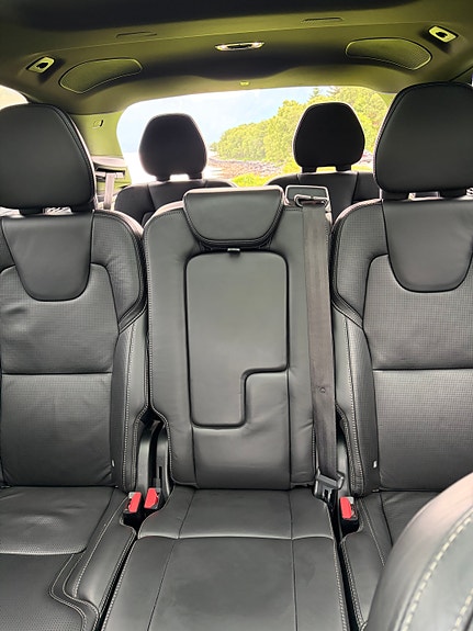 Volvo XC90 23 of 25