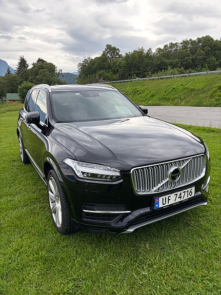 Volvo XC90 3 of 25