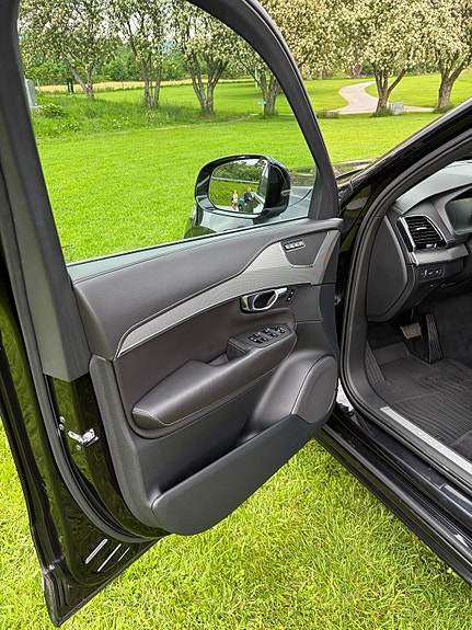 Volvo XC90 9 of 25