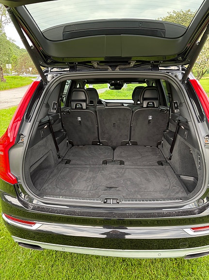 Volvo XC90 13 of 25