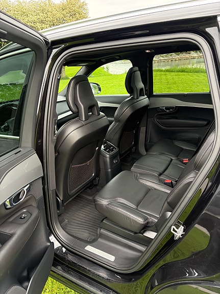 Volvo XC90 12 of 25