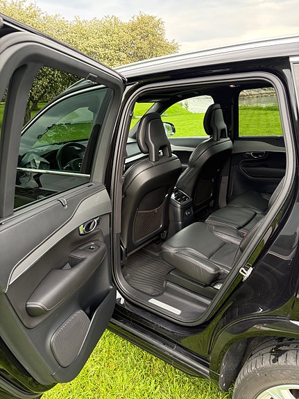 Volvo XC90 11 of 25