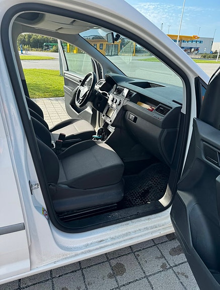 Volkswagen Caddy Maxi 6 of 7