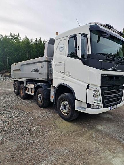 Volvo FH 540 2 of 17