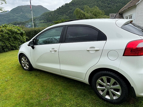 Kia Rio 3 of 5