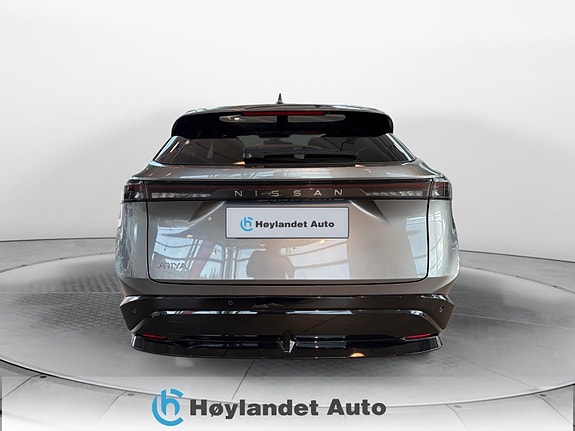 Nissan Ariya 4 of 5