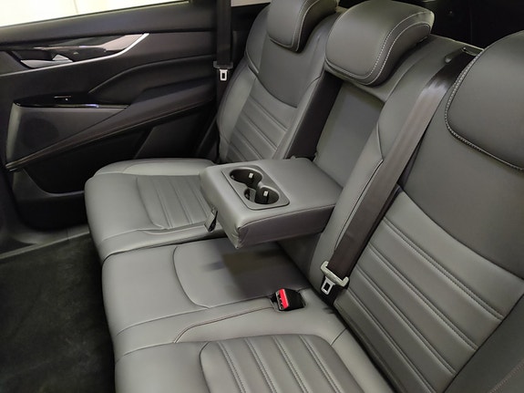 Maxus Euniq 6 4 of 30