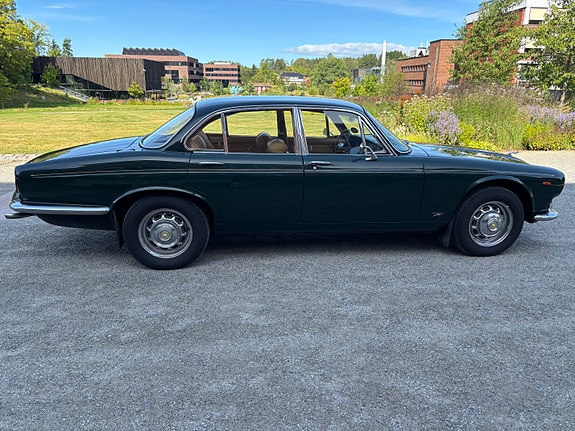 Jaguar XJ 5 of 20