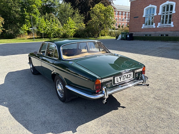 Jaguar XJ 20 of 20