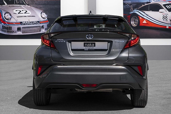 Toyota C-HR 7 of 22