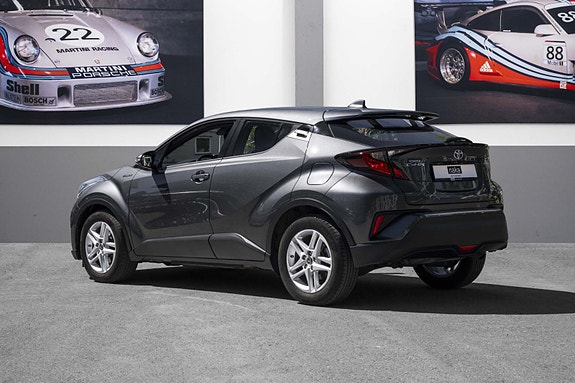 Toyota C-HR 5 of 22