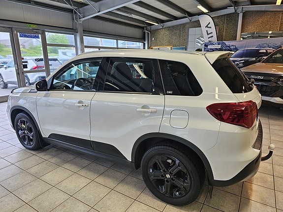 Suzuki Vitara 3 of 18