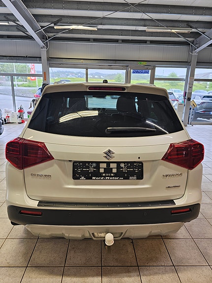 Suzuki Vitara 4 of 18