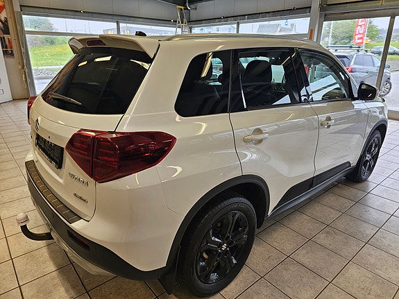 Suzuki Vitara 5 of 18