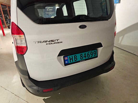 Ford Transit Courier 5 of 5