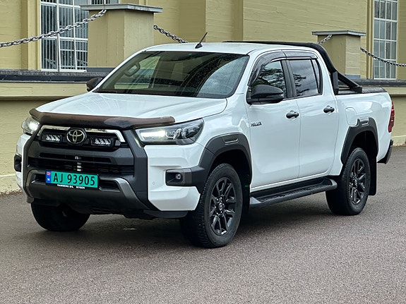 Toyota HiLux 4 of 5