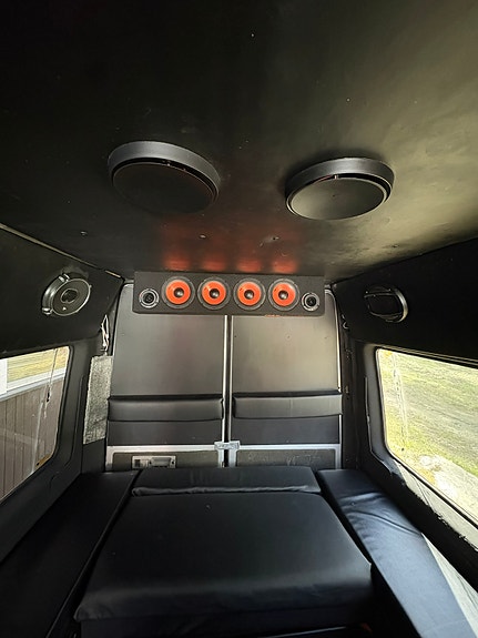 Volkswagen LT 10 of 23