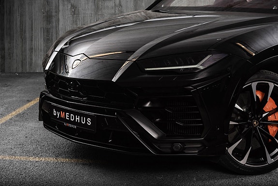 Lamborghini Urus 7 of 30