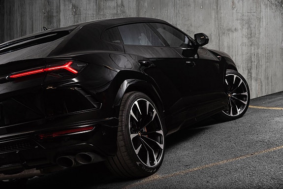 Lamborghini Urus 15 of 30