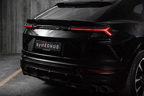Lamborghini Urus 14 of 30